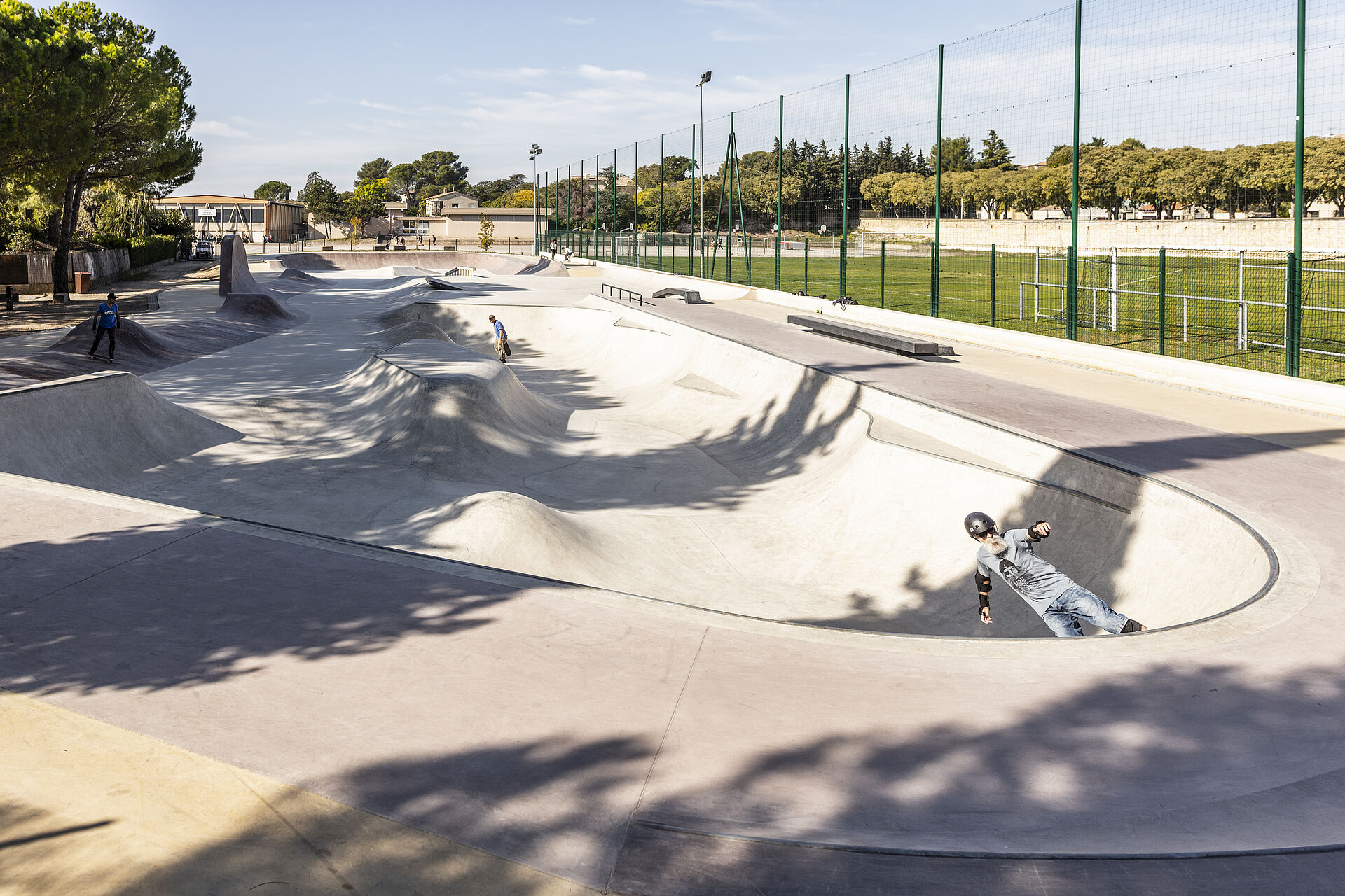 Un nouveau skatepark pour Uzès pour tous les sports de glisse urbaine - Ville d'Uzès