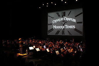 Ciné-Concert de l’Orchestre d’Uzès à l’Ombrière juin 2023 - Agrandir l'image (fenêtre modale)