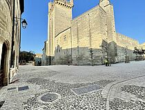 Place du Duché d'Uzès - Agrandir l'image (fenêtre modale)