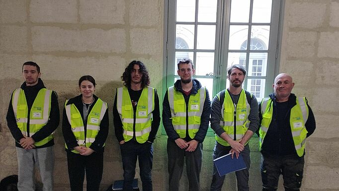 Agents releveurs des compteurs d'eau.
